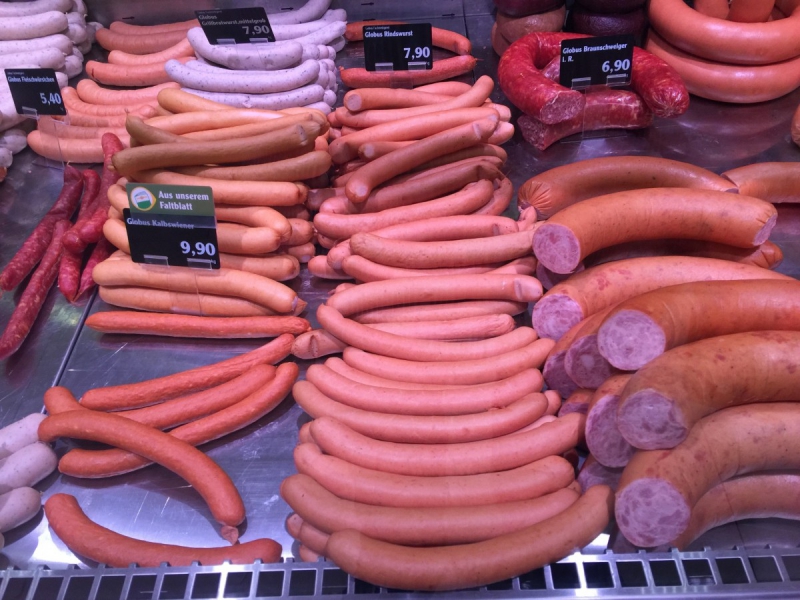 charcuterie-CARNOULES-min_sausages_meat_butchery-1069321